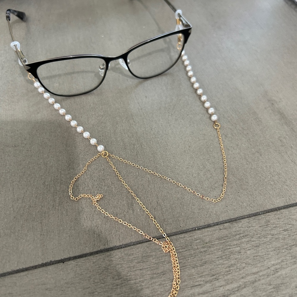 Eye Glass Chain with Pearls and Gold Chain. NWT